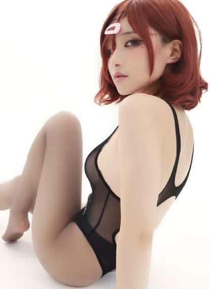 欧美三级自拍_十万网红美女美酱